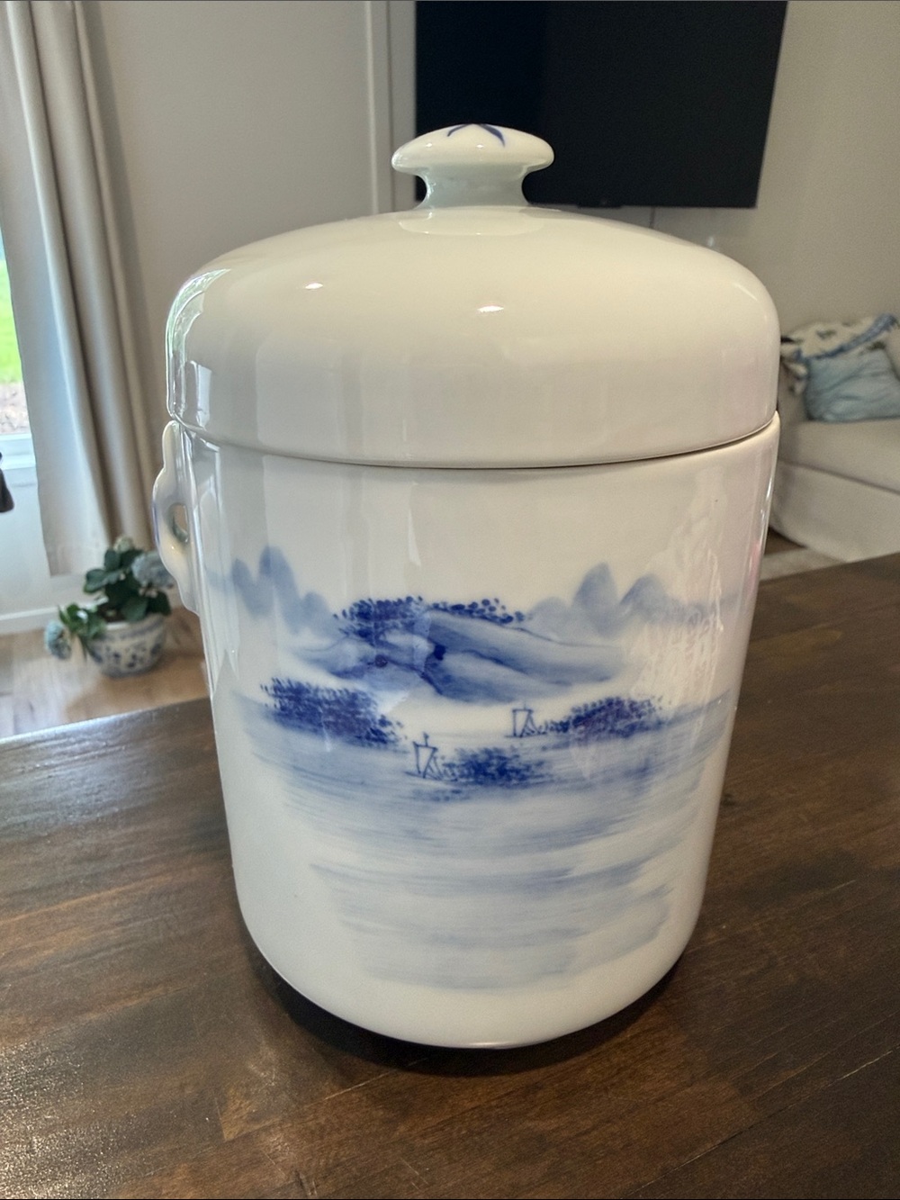 Blue and white porcelain jar with lid. - Picture 5 of 9